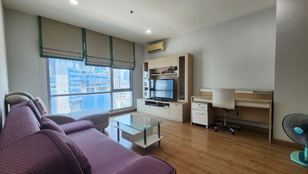 Silom Grand Terrace | For rent 1 Bedroom Great Location Close to Silom Complex