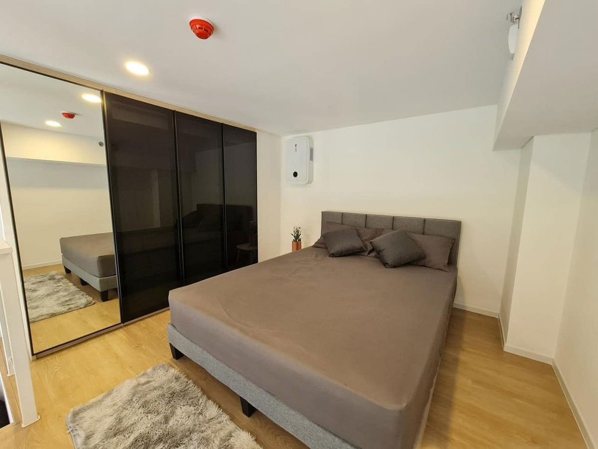 G8018🚨中国客户，请加微信。(在联系方式的旁边)For rent Siamese Rama 9 Line ❤️💜@condopremium💜❤️Ready to move in ⬛🟨 📞 065 695 3645🟨⬛