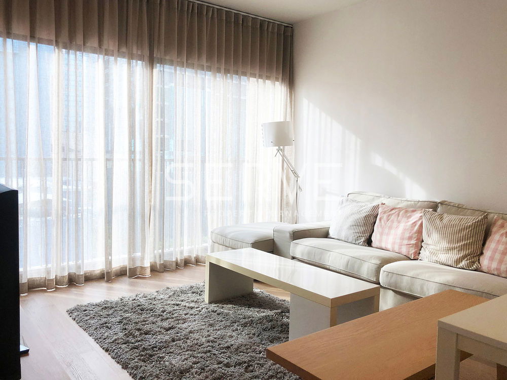 Corner 1 Bed Unit in Phrom Phong Area Good Location BTS Phrom Phong 200 m. / Condo For Rent-Noble Refine (โนเบิล รีไฟน์)