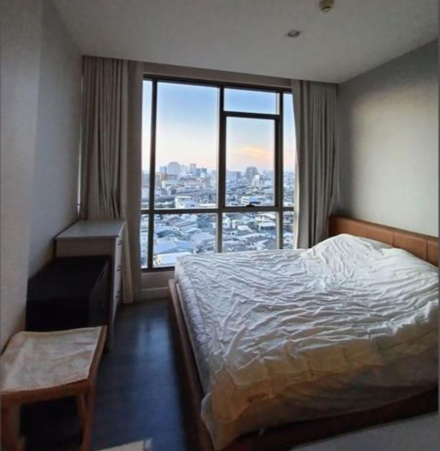 The Room Rama 4 45 sq.m. Contact: o84-15o-5483 / Line ID: @806qphgn