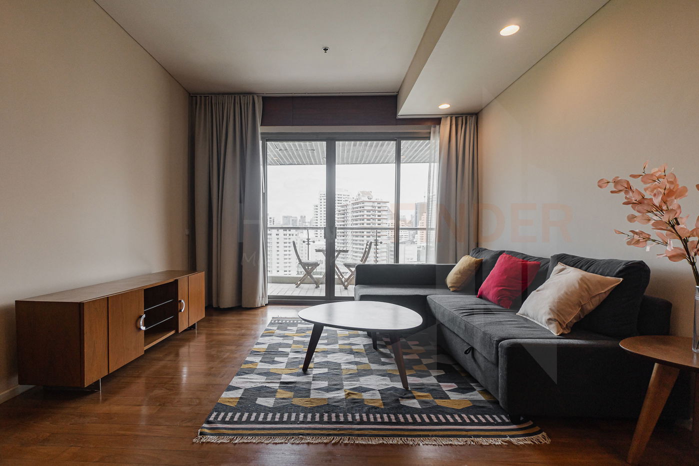 The Lakes 2 bedrooms, for rent