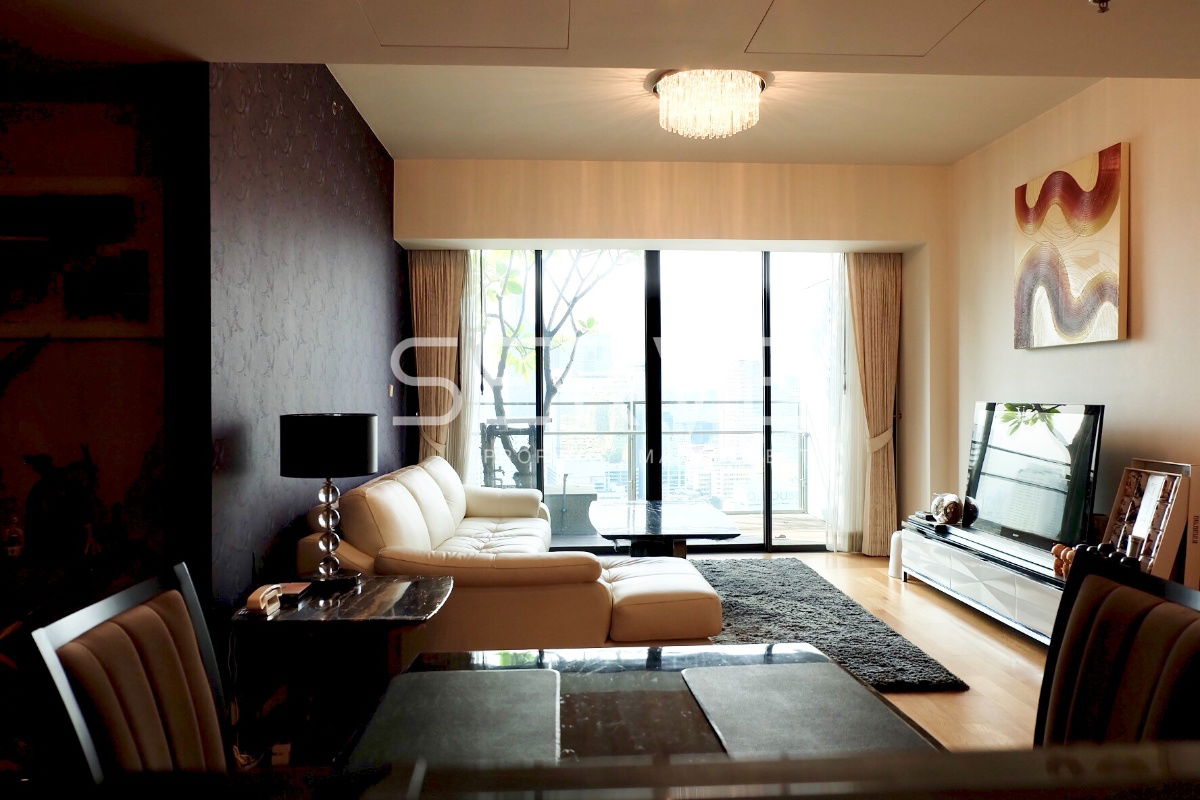 2 Beds with Bathtub 94 sq.m. Close to MRT Lumpini & BTS Chong Nonsi 600 m. at The Met Sathorn Condo / For Rent