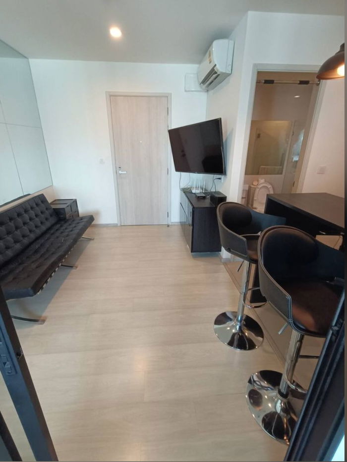 for rent Life Asoke. 1bed 35sqm. Line id: @pfagent