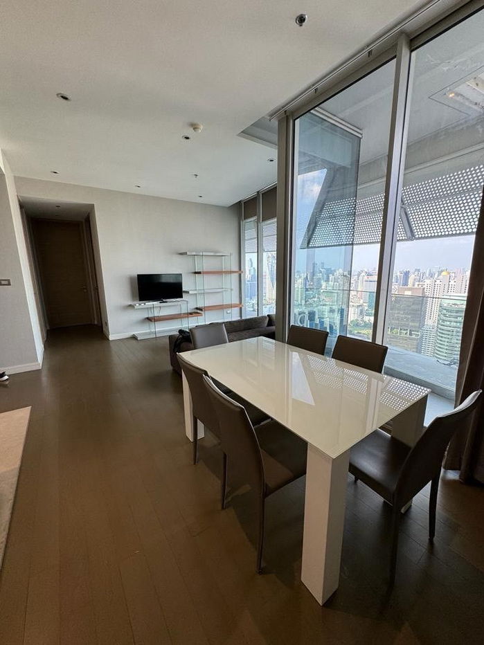 2 bedrooms for rent Magnolia Ratchadamri , BTS Ratchadamri (Rt-01)