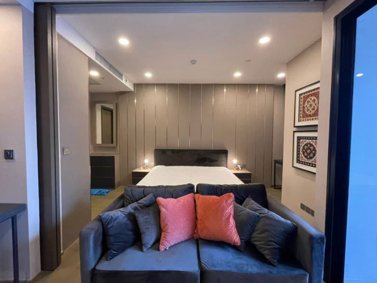 1 bedroom, 1 bathroom, 35 sqm., 20 floor, city view, 24,000 baht/month @ Ashton Chula - Silom MRT samyan, BTS Saladang, MRT Silom, Lumphini Park