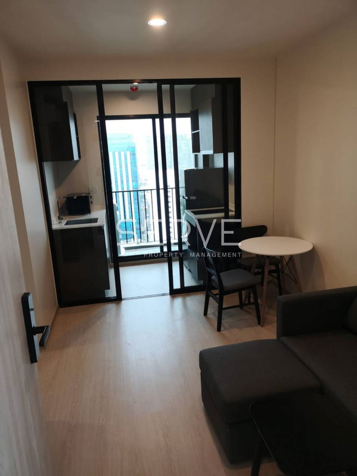 1 Bed New Room  Super High Fl Good Location Close to MRT Lat Phrao 150 m. @ Nue Noble Ratchada Lat Phrao