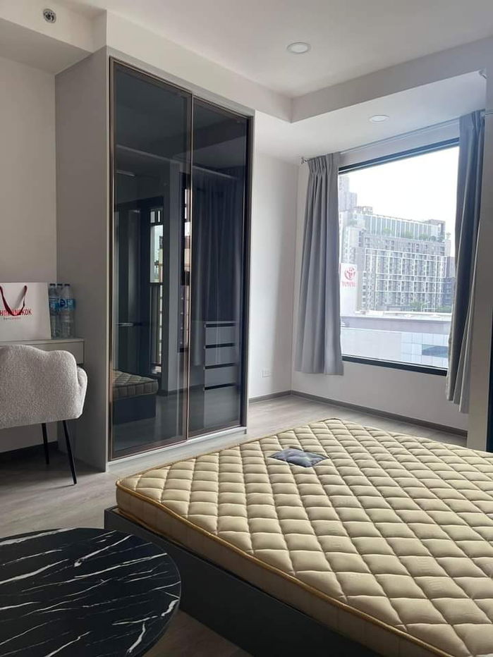 SoHo Bangkok  Rachad near MRT Hweikwang