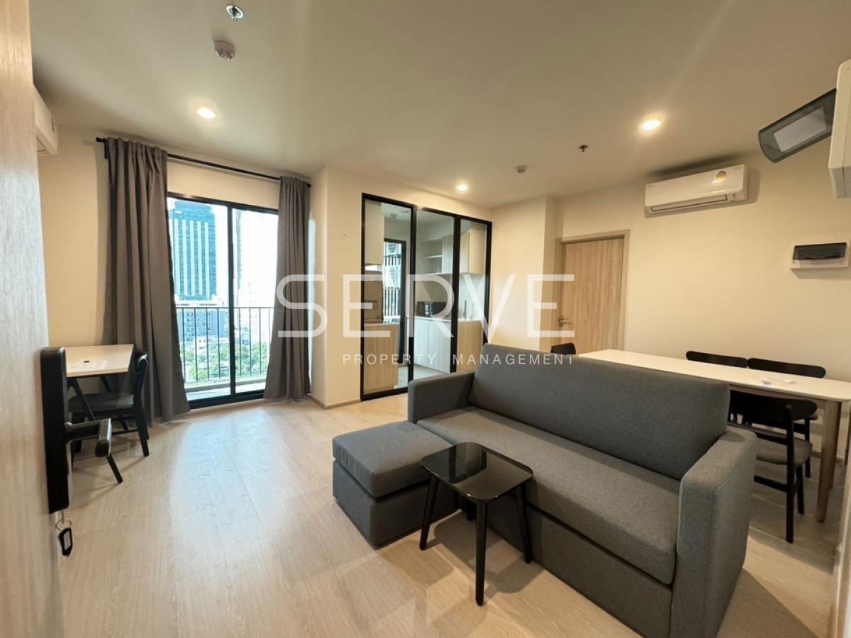 精美装饰 2 床新公寓，靠近 MRT Lat Phrao 150 m。