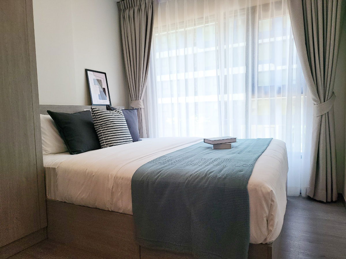 Condo for rent BRIXTON KASET SRIRACHA, size 26 sq m., large room, divided into a kitchen area. Tel. 065-397-8122