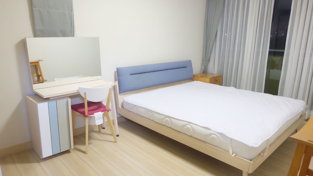 rentroom1-2bed room msociety condo