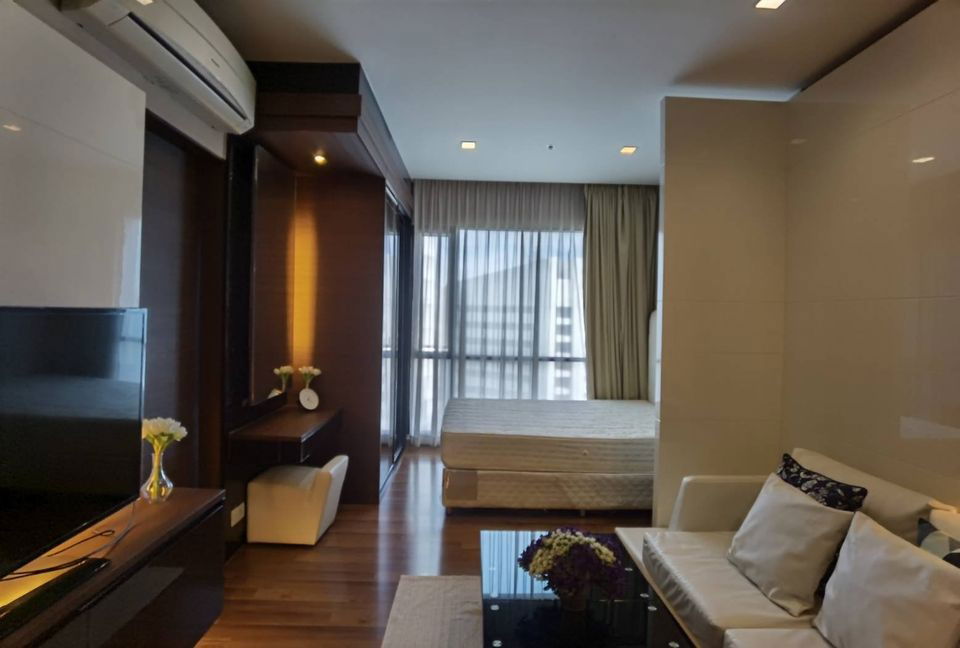 MB5848 Ivy Ampio Beautiful room, complete furniture Ready to move in, convenient travel, near MRT Cultural Center.