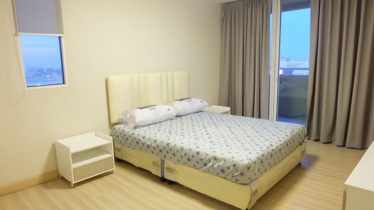 rentroom1-2bed room msociety condo