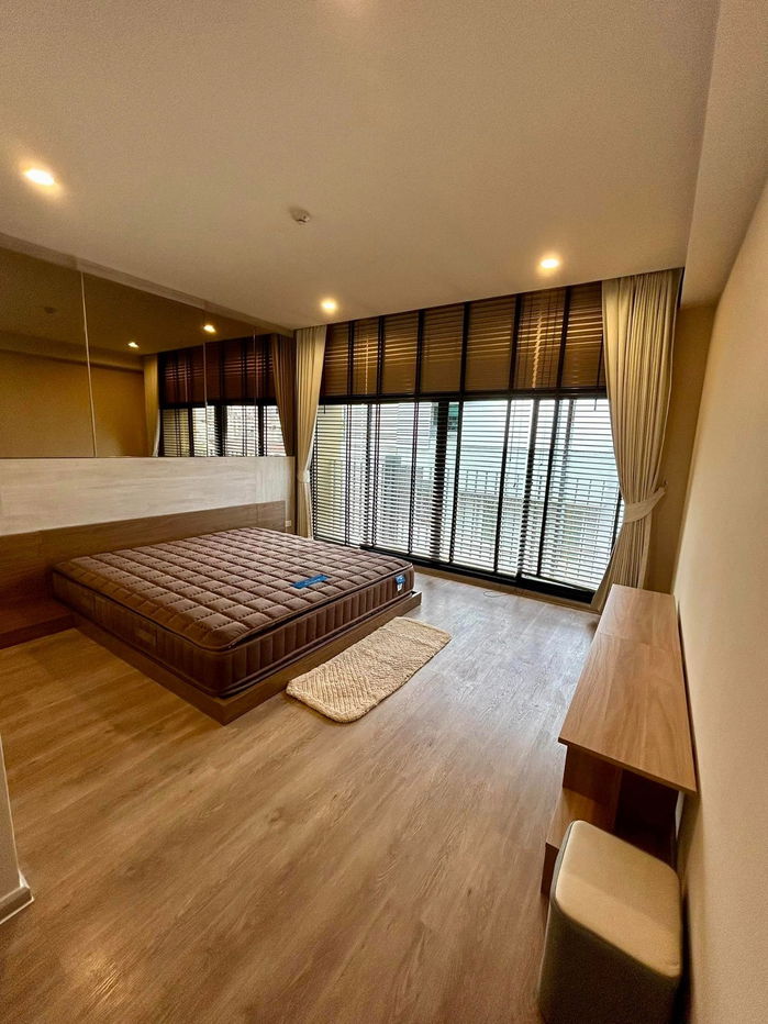 LINE @condorental for rent the room at Noble Above Wireless - Ruamrudee