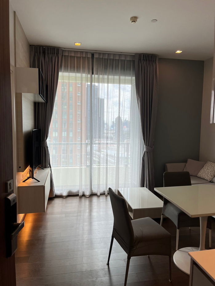 Q asoke. 1bed 37sqm. Line id: @pfagent