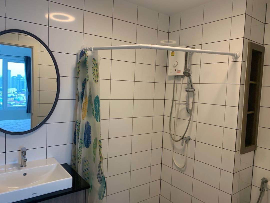 one bed room for rent at chapter one eco ratchada