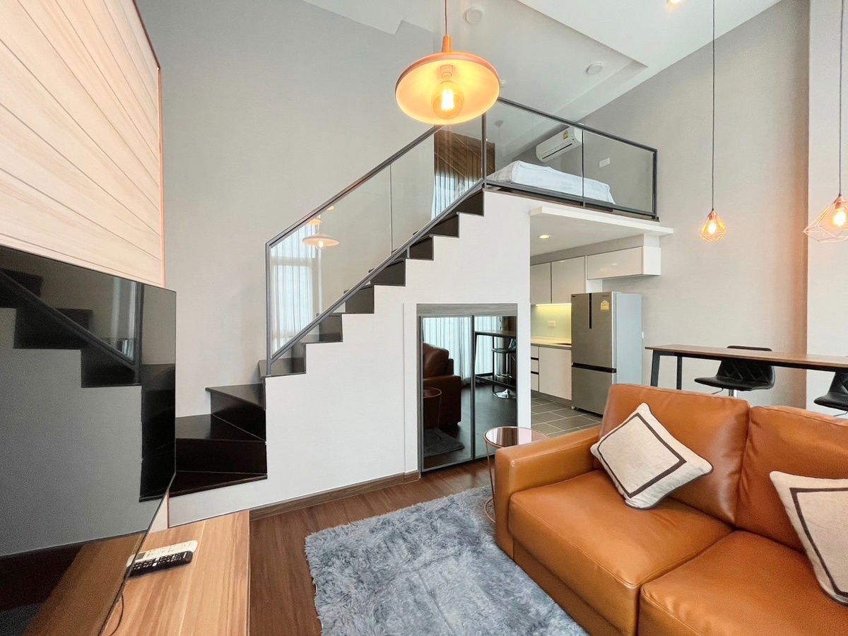 *** Condo for rent : C Ekkamai 1 Bed Loft  High floor Nice decorated Fully furnished  ***