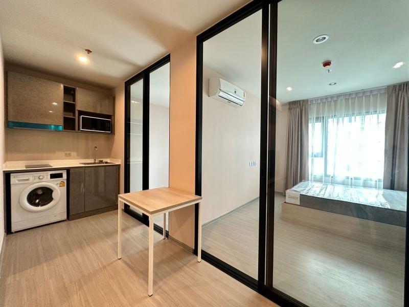 Condo for rent: Aspire Erawan Prime, ready to move in. If interested, contact Line @goodmanpro or call 0999029192.