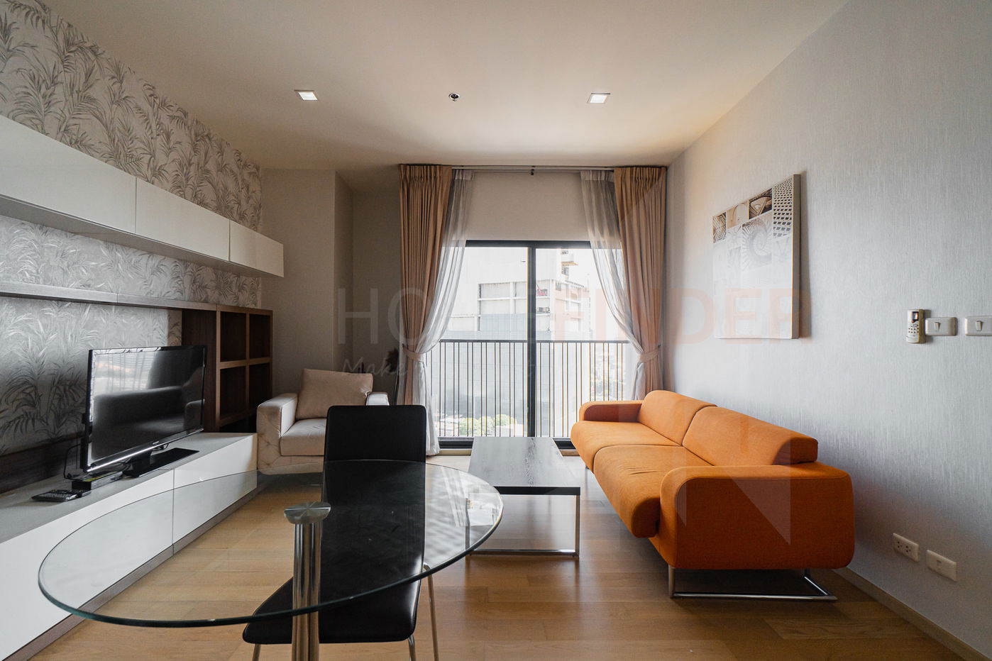 Noble Reveal တွင် အိပ်ခန်း ၁ ခန်း ငှားရန်ရှိသည်။