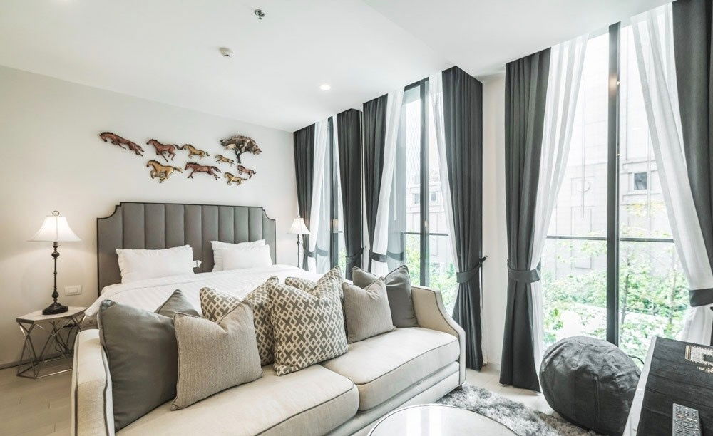 Noble Ploenchit, Studio 1 bathroom