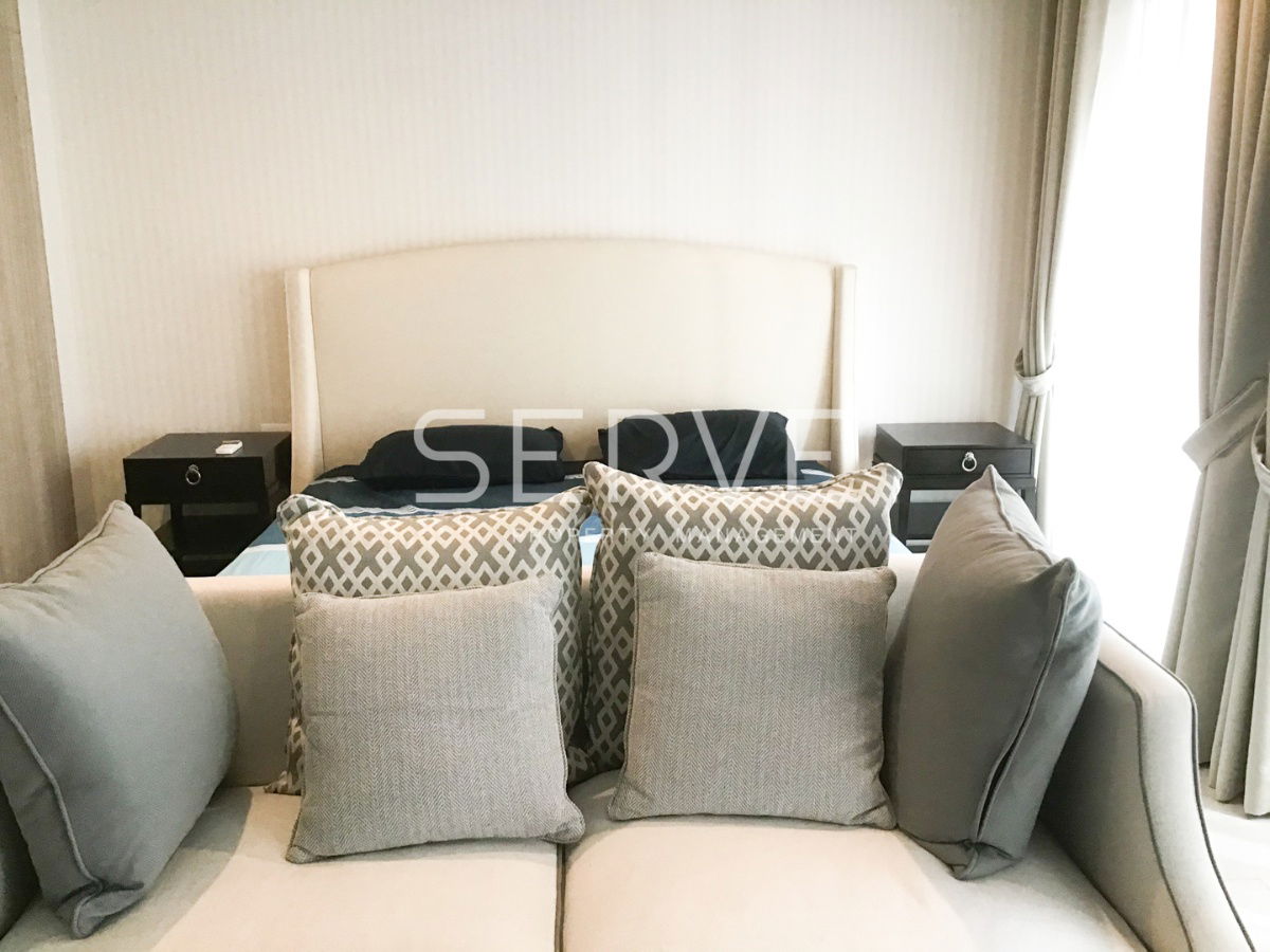 Studio with Partition Unit at Ploenchit Area Perfect Location BTS Phloen Chit at Noble Ploenchit Condo / Condo For Rent