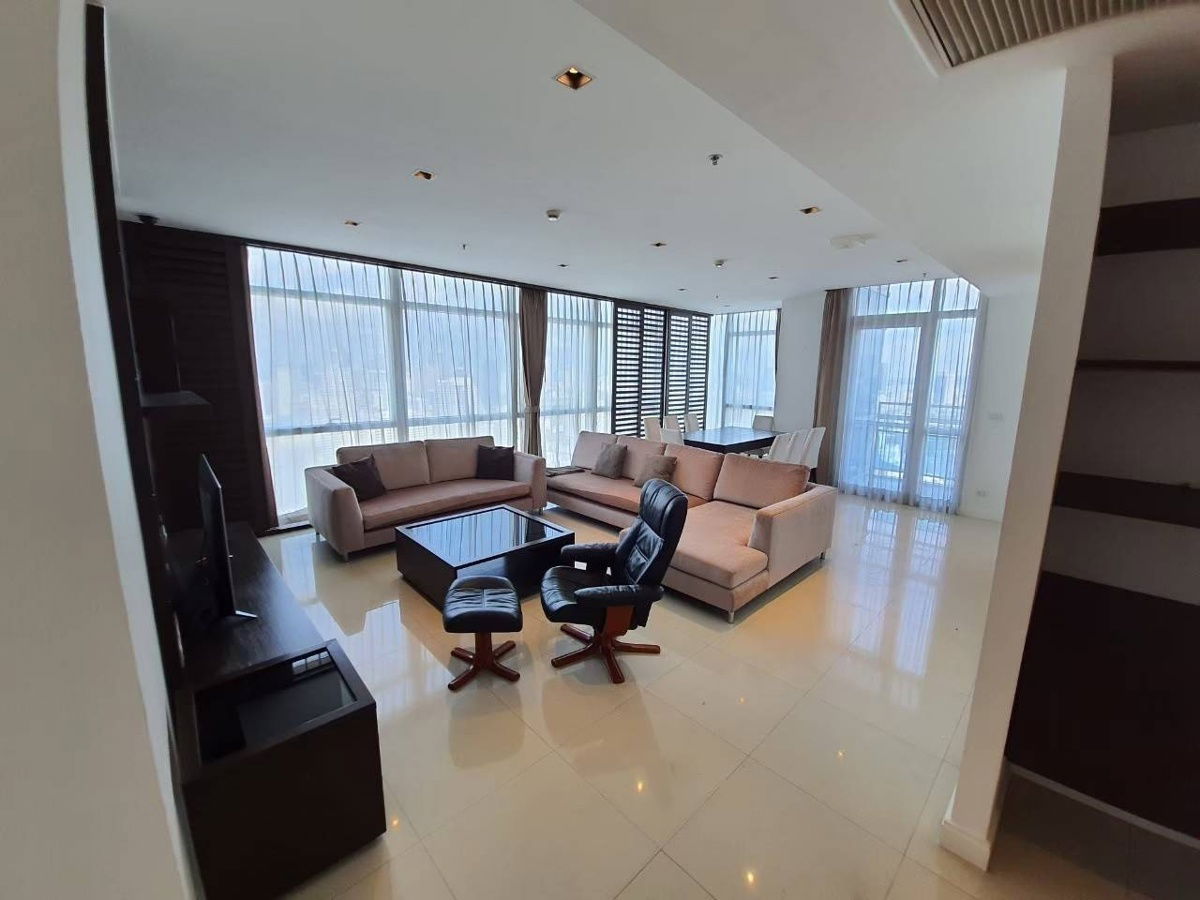 LTHC10677–Athenee Residence FOR RENT 3 beds 3 baths size 215 Sq.m. Near BTS Phloen Chit Station ONLY 150k/month