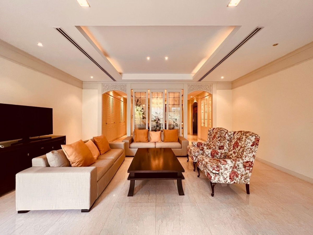 LTH10682–Supreme Garden FOR RENT 3 beds 4 baths size 276 Sq.m. Near MRT Khlong Toei Station ONLY 130k/month