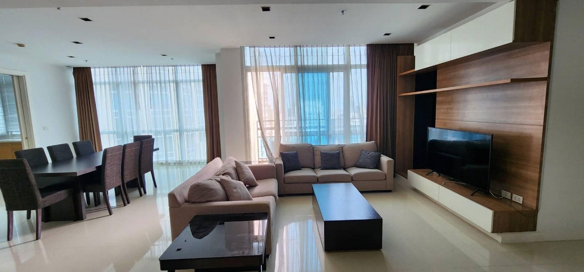 LTHC10678–Athenee Residence FOR RENT 3 beds 3 baths size 209 Sq.m. Near BTS Phloen Chit Station ONLY 180k/month