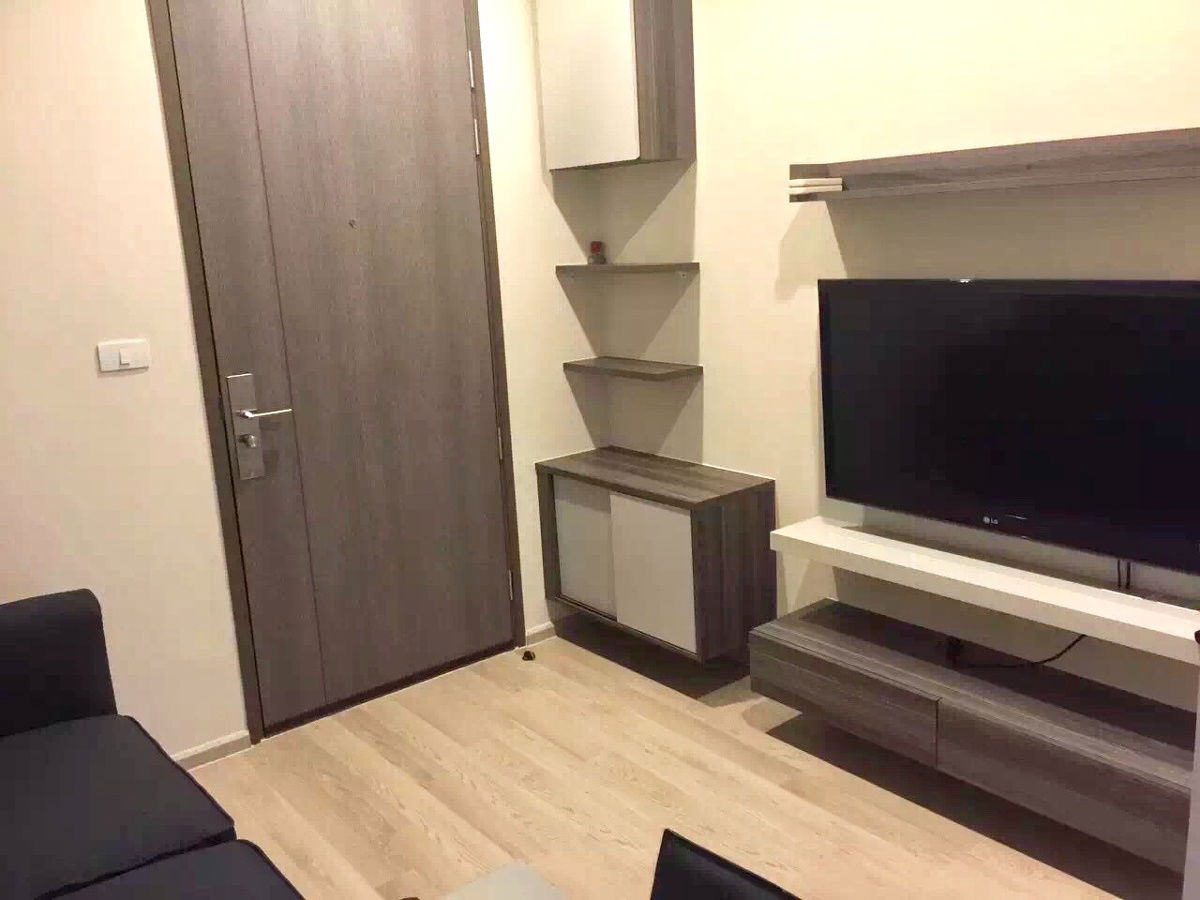 🔥Nice price  , Hot location, in the heart of Huai Khwang, condo for rent, Centric Huai Khwang Station , next to MRT Huai Khwang only 150 m. (Kyz 149)