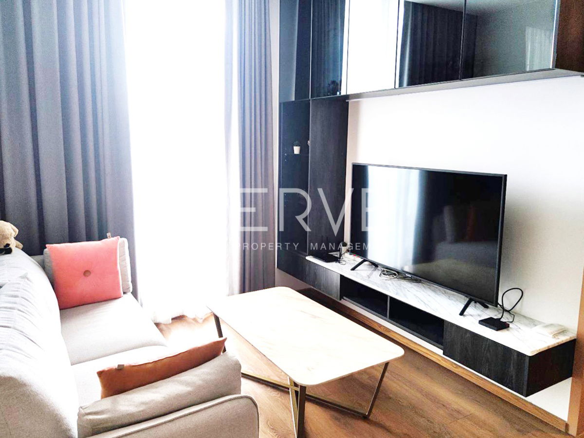 🔥Hot Price 65K🔥 3 Beds Unit with Bathtub High Fl. 15+ Good Location Close to BTS Phrom Phong 500 m. at Noble BE33 Condo / For Rent