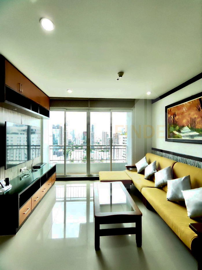 Circle Condominium 3 bedrooms, for rent