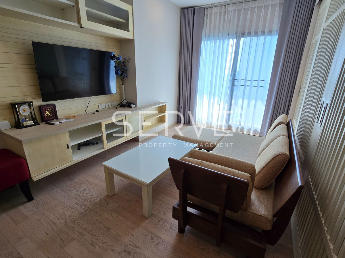 Studio with Bathtub 44.69 sq.m. Perfect Location Next to BTS Thong Lo at Noble Remix Condo / For Rent