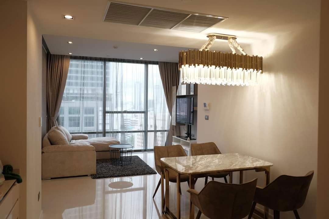 P164 Condo for rent The Bangkok Sathon, next to BTS Surasak, spacious room, beautifully decorated, ready to move in