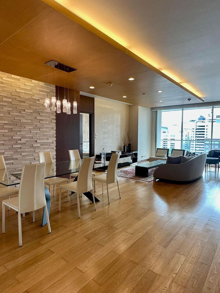 LTH10824–The Park Chidlom FOR RENT 2 beds 2 baths size 145 Sq.m. Near BTS Chit Lom Station ONLY 150k/month