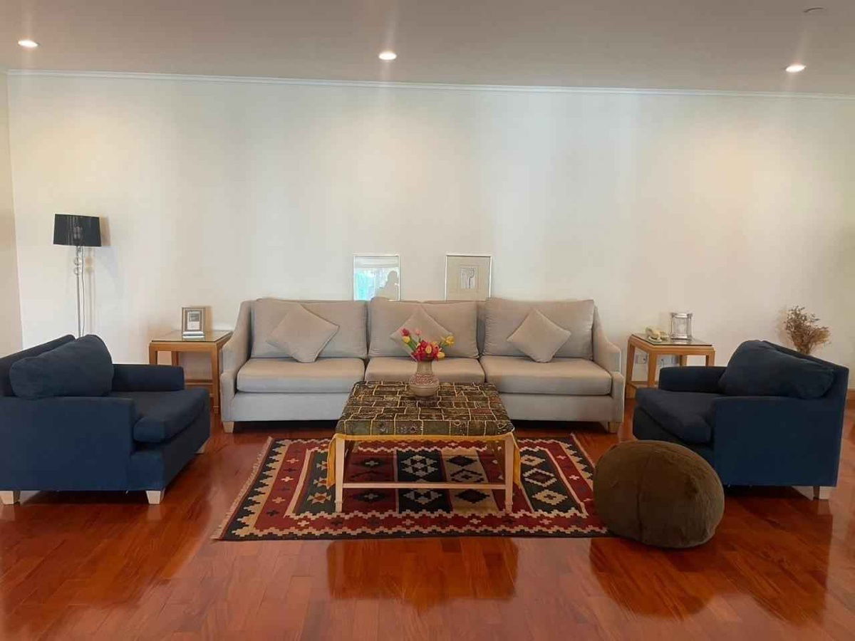 LTH10835–GM Height FOR RENT 3 beds 4 baths size 274 Sq.m. Near BTS Asoke Station ONLY 130k/month