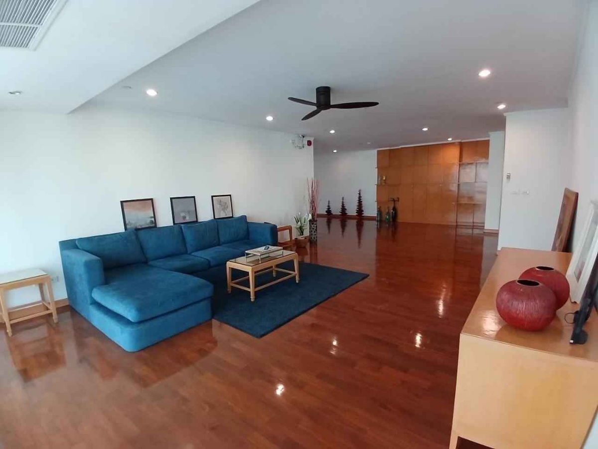 LTH10833–GM Height FOR RENT 4 beds 5 baths size 498 Sq.m. Near BTS Asoke Station ONLY 250k/month