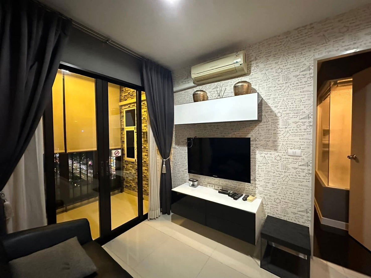 P221 Condo for rent Ideo Ratchada-Huaykwang, good location, next to MRT Huai Khwang, beautiful room, fully furnished, special price, ready to move in
