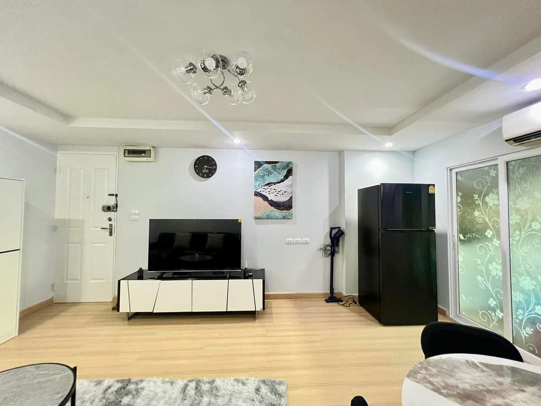 P222 Condo for rent Happy Condo Ratchada 18, 2 bedrooms, near MRT Huai Khwang, spacious room, fully furnished, ready to move in