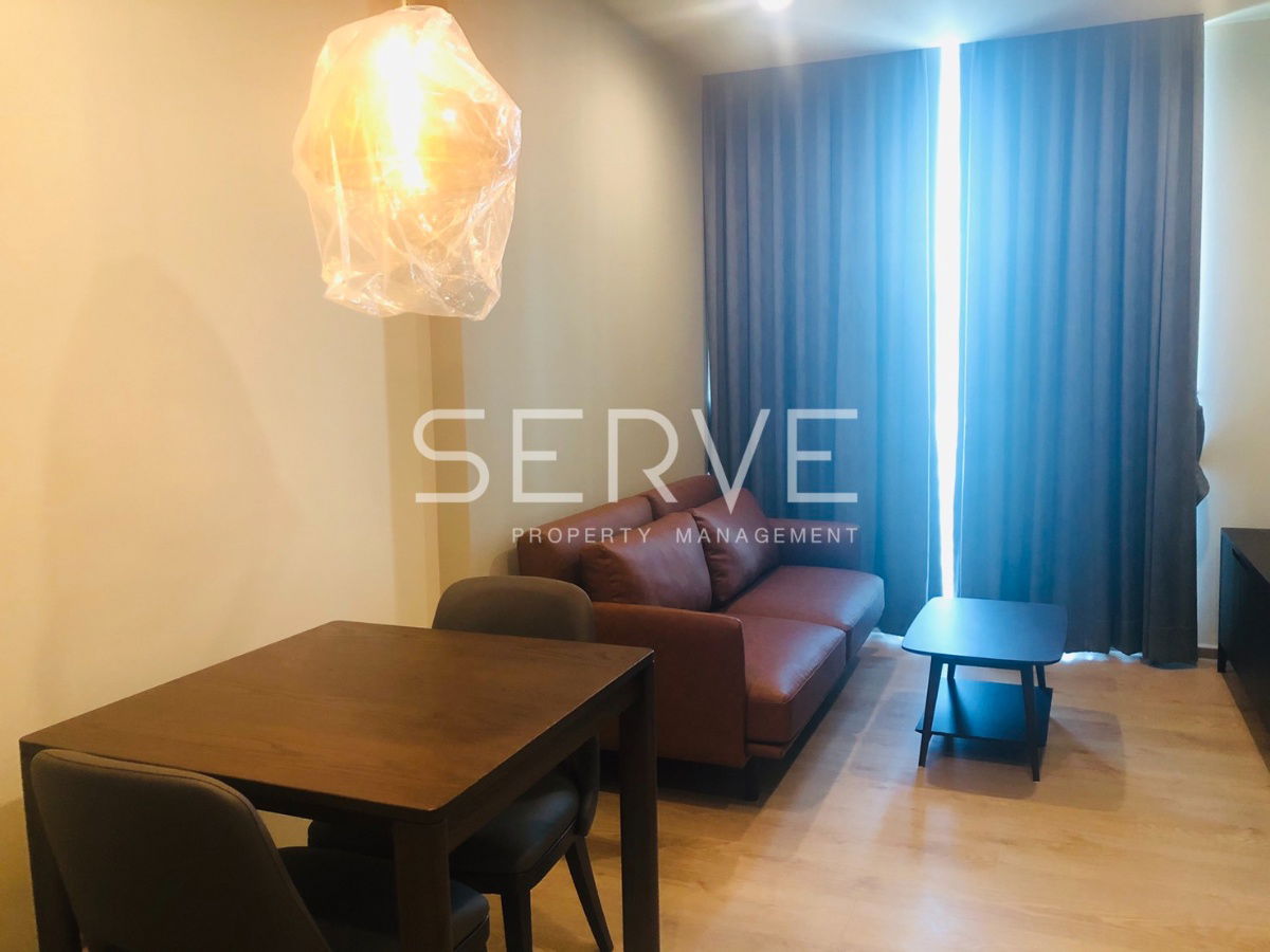 位于阿索克区的 1 床单元，可欣赏城市景观，靠近 MRT Sukumvit 和 BTS Asok 550 m。