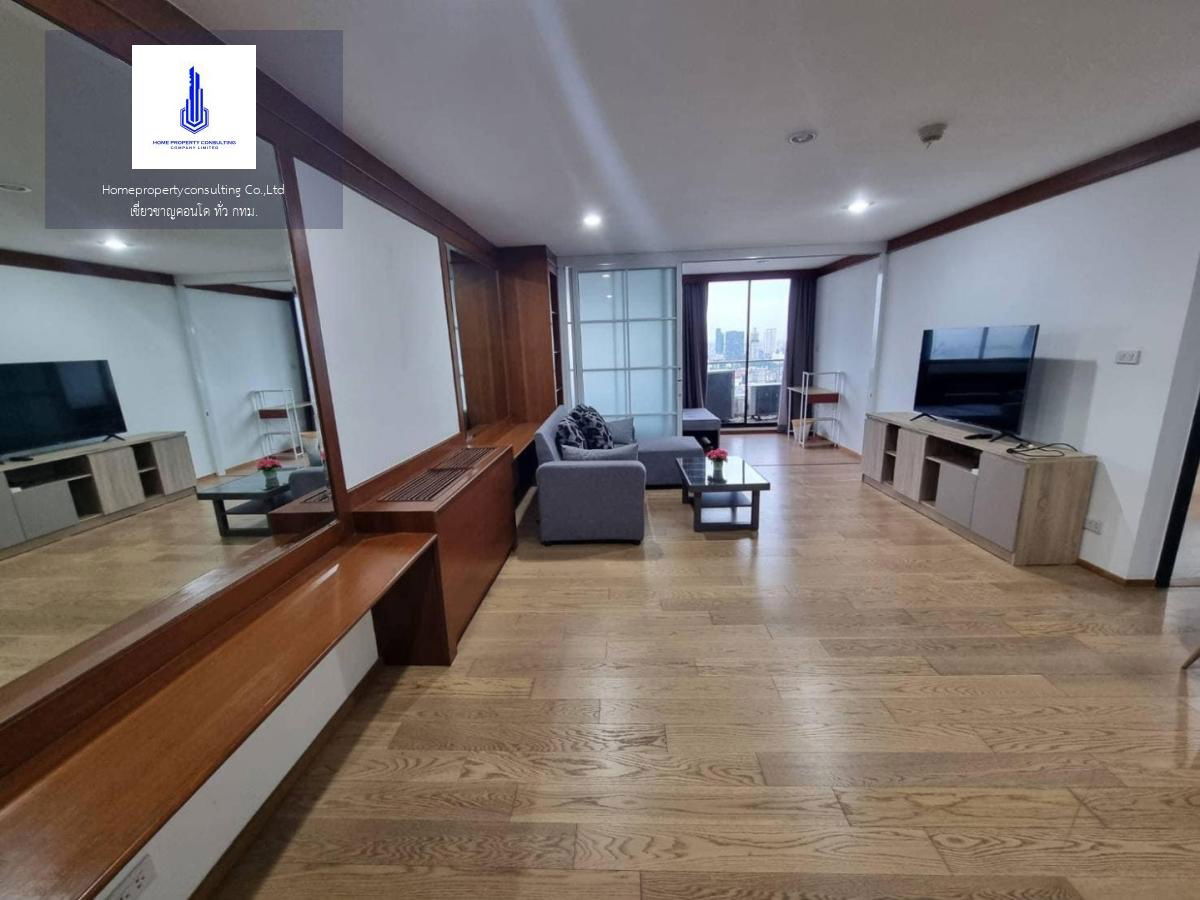 For rent at Supalai Place Sukhumvit 39 Negotiable Line ID: @Condobkk (with @)