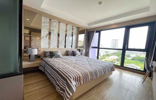 Condo for rent Ladda Plus good location near tourist attractions convenient travel sea view atmosphere in the middle of Sriracha city