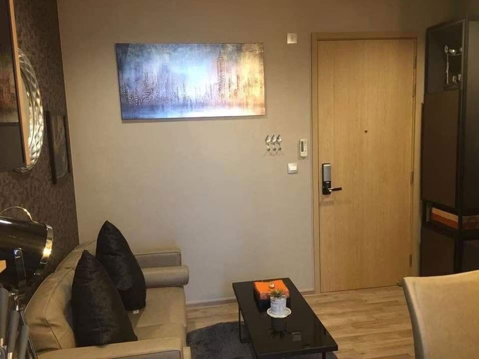 P290 公寓出租 The LINE Jatujak-Mochit，靠近 BTS Mochit 和 MRT，房间漂亮，家具齐全，特价，可立即入住