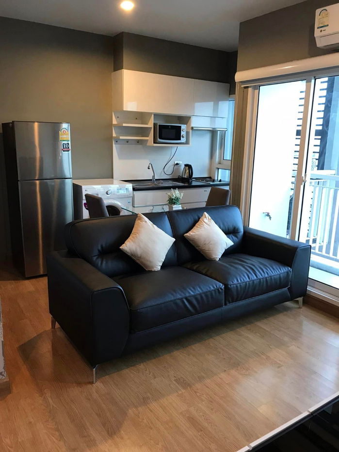 For Rent The Parkland Grand Taksin Fully Furnished (Near BTS Pho Nimit)