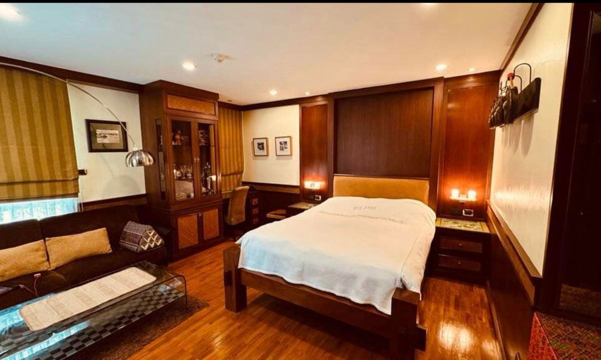 for rent Baan Siri Sathorn. Studio 37sqm. Line id: @pfagent