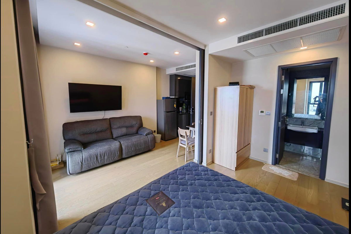 for rent Ashton Asoke. 1bed 35sqm. Line id: @pfagent