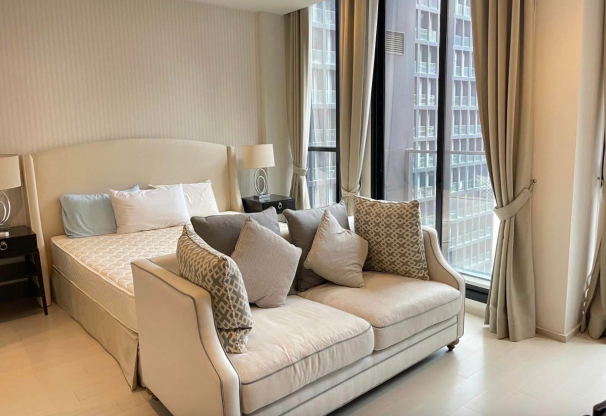 for rent Noble Ploenchit. 1bed 55sqm. Line id: @pfagent