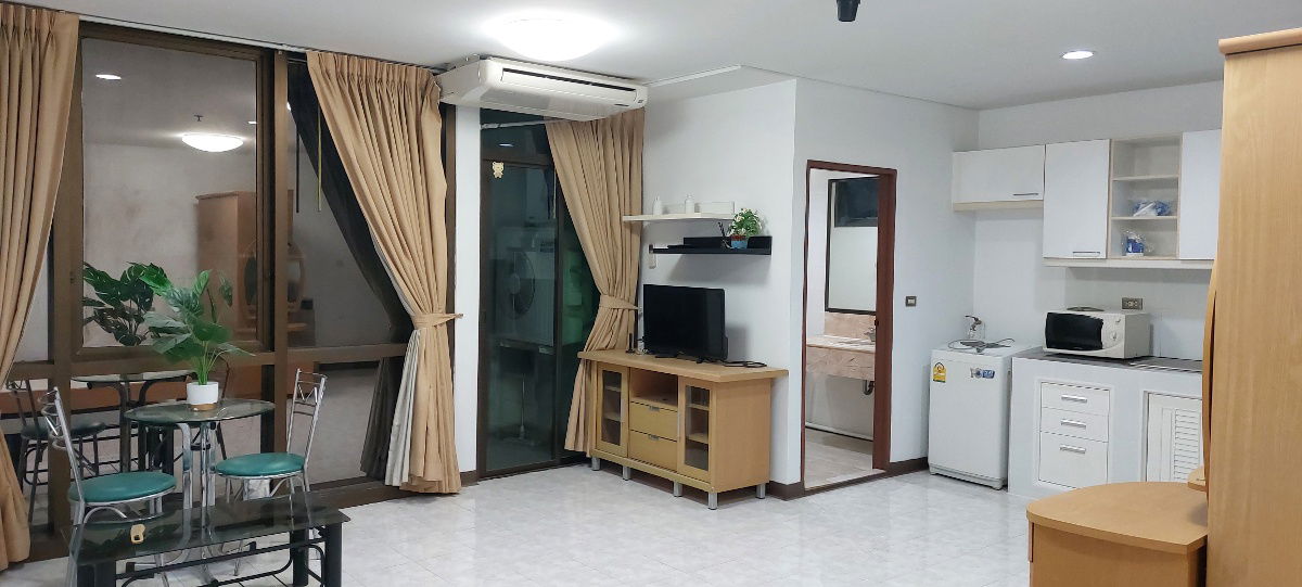 Lumpini Park View Condominium for rent opposite  one bangkok near Silom ,Wires Road Highway,Samyan Julalongkorn University