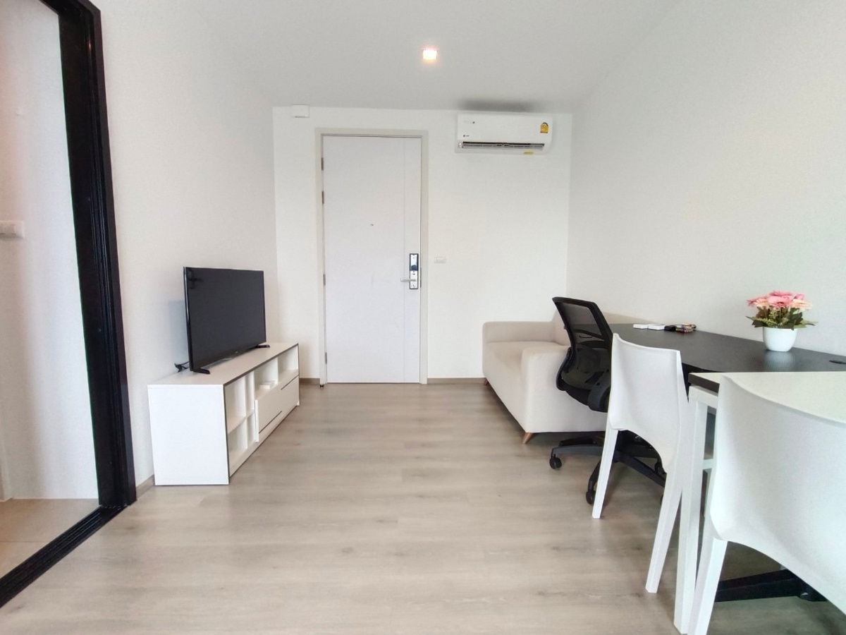 🌆 For Rent: The Base Phetkasem - Just 100 m. from MRT | High floor, city view + Walk-in Closet @90condo 🌃