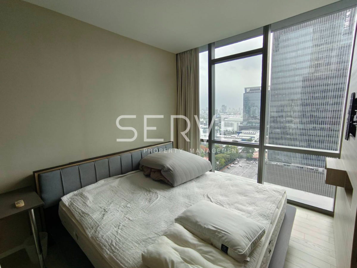 1 Bed with Bathtub 52.08 sq.m. Nice View & Good Location in Asoke Area Close to MRT Sukhumvit 700 m.  at The Room Sukhumvit 21 Condo / For Rent