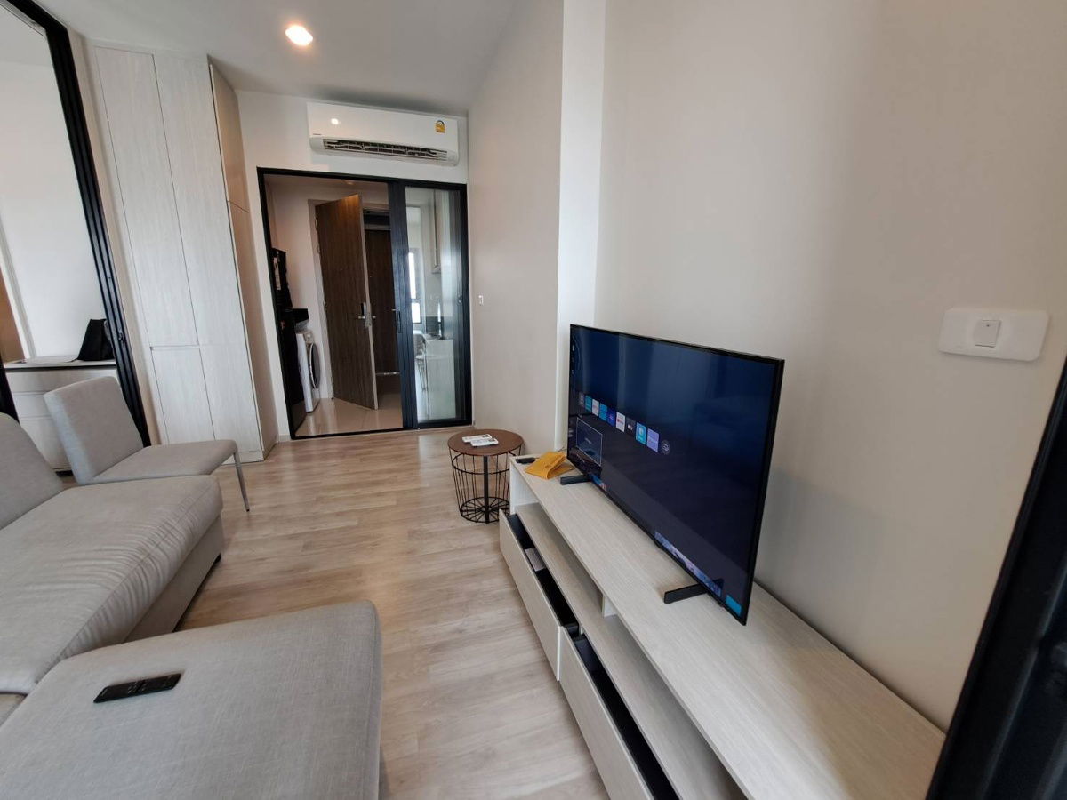 14,000 baht/month 1/1 bed Niche Mono Mega Space Bangna