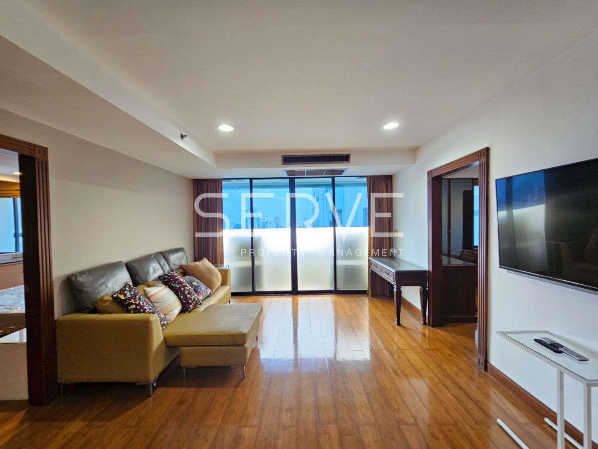 2 Beds with Bathtub 100 sq.m. High Fl. Good Location BTS Asok 300 m. & MRT Sukhumvit 100 m. at Las Colinas  Condo  / For Rent